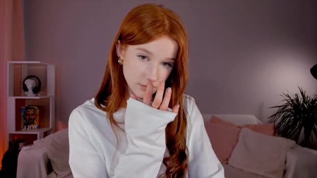 leahsthetics Females Chaturbate 27-08-2024