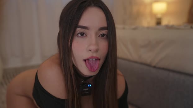 emyii Females Chaturbate 30-08-2024