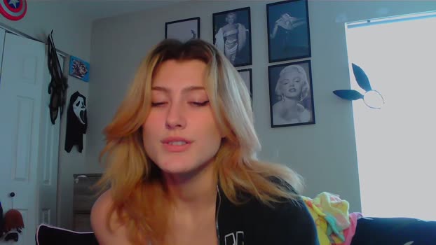 briadominick Females Chaturbate 10-09-2024