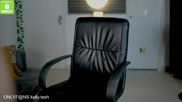 kellytesh Females Chaturbate 21-09-2024