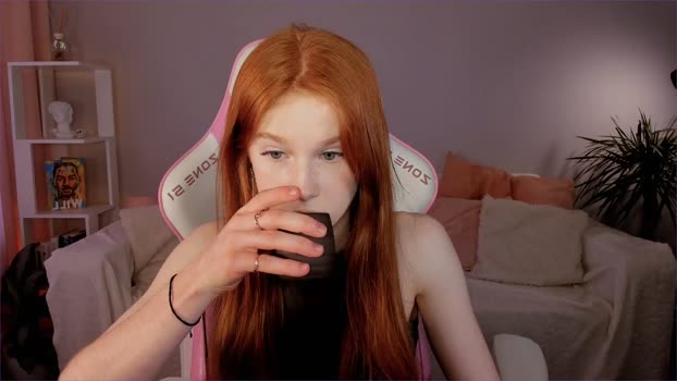 leahsthetics Females Chaturbate 24-09-2024