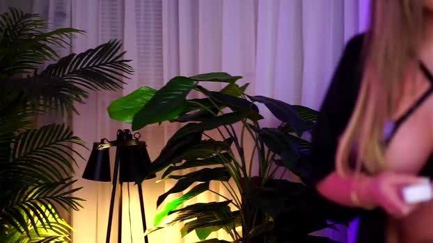 evasunderland kiss Webcam SHOW @ Chaturbate 30-09-2024