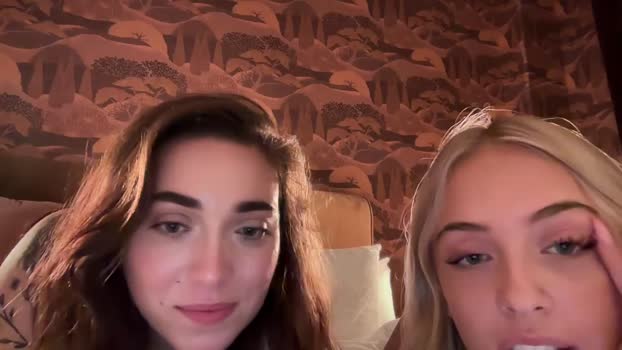 lucyholly kiss Webcam SHOW @ Chaturbate 04-10-2024