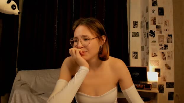 radiant_starline lovense Webcam SHOW @ Chaturbate 04-10-2024