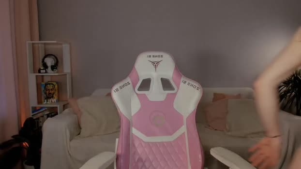 leahsthetics Female Chaturbate 28-10-2024