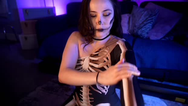 littlee33 Female Chaturbate 28-10-2024