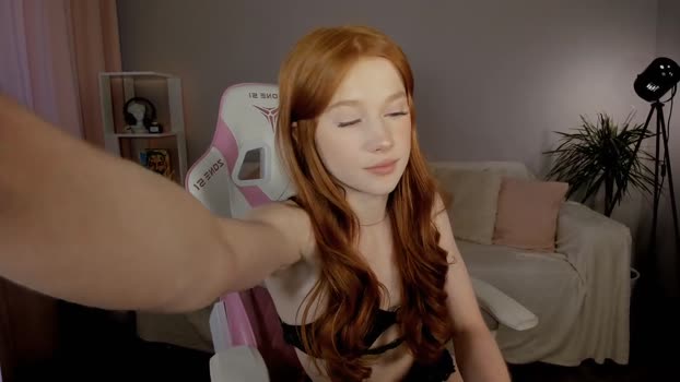 leahsthetics Female Chaturbate 06-11-2024