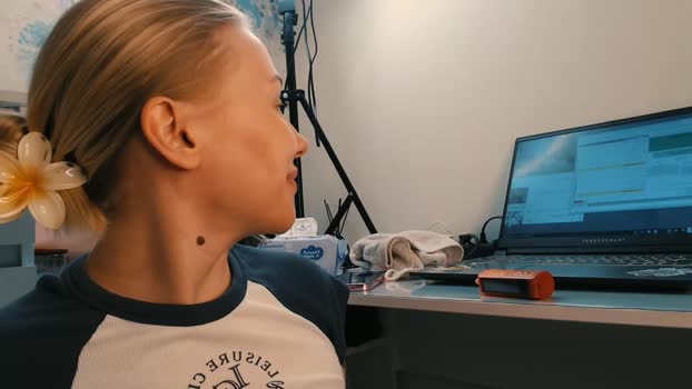 emilia_lorent Female Chaturbate 15-11-2024