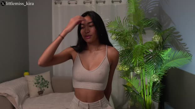 littlemiss_kira Female Chaturbate 17-11-2024