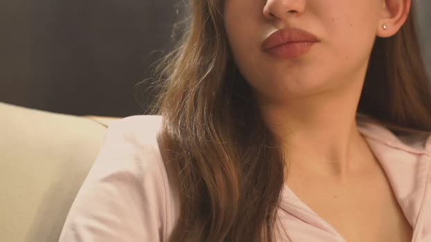 2girls1roomm Couple Chaturbate 18-11-2024