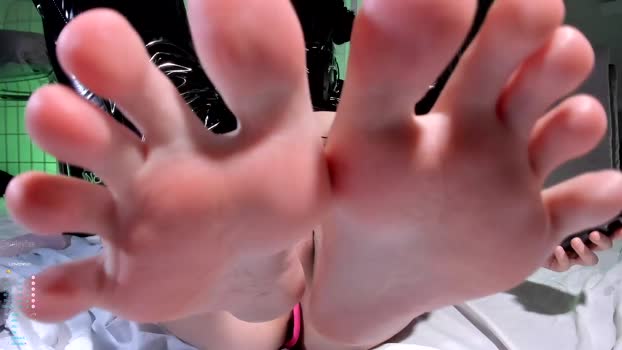 finleyfae Female Chaturbate 18-11-2024