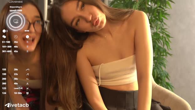 2girls1roomm Couple Chaturbate 20-11-2024