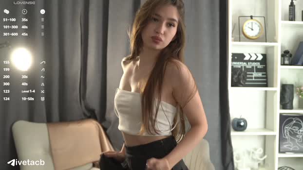 2girls1roomm Couple Chaturbate 20-11-2024