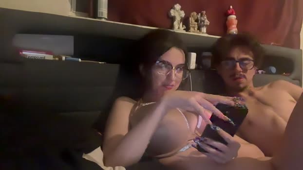 itzvaleria_19 Couple Chaturbate 22-11-2024