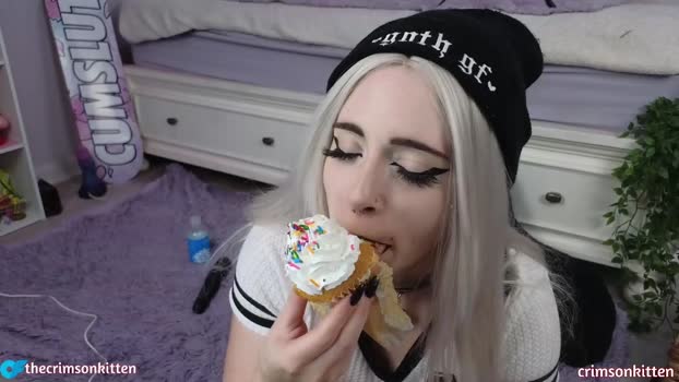 crimsonkitten Female Chaturbate 22-11-2024