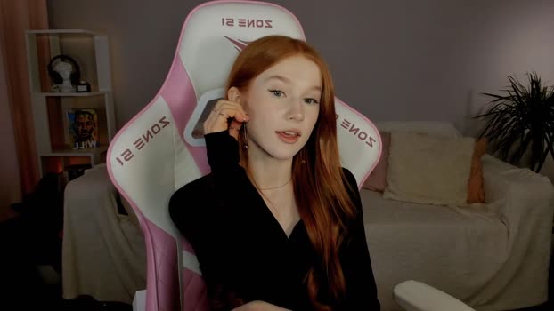 leahsthetics Female Chaturbate 22-11-2024