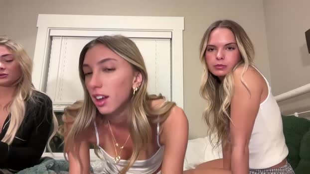 petiteprincessxxo Female Chaturbate 25-11-2024