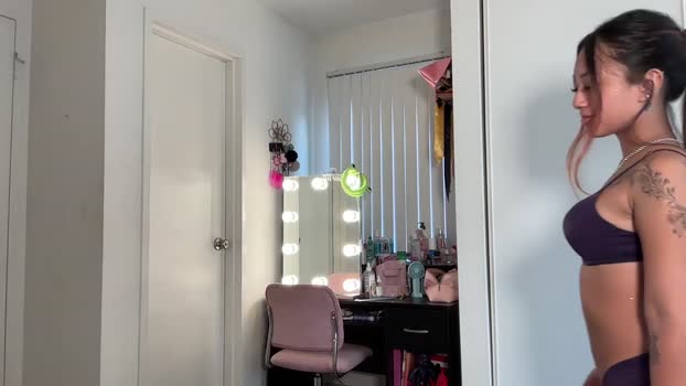 gigglygianni Female Chaturbate 27-11-2024