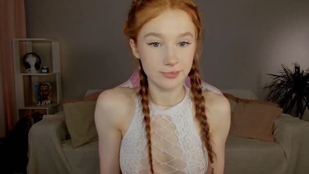 leahsthetics Female Chaturbate 29-11-2024