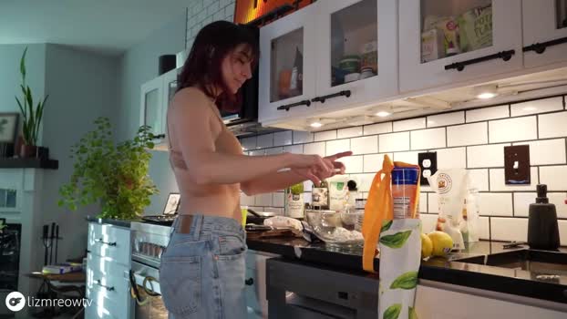 lizmreow Female Chaturbate 28-11-2024