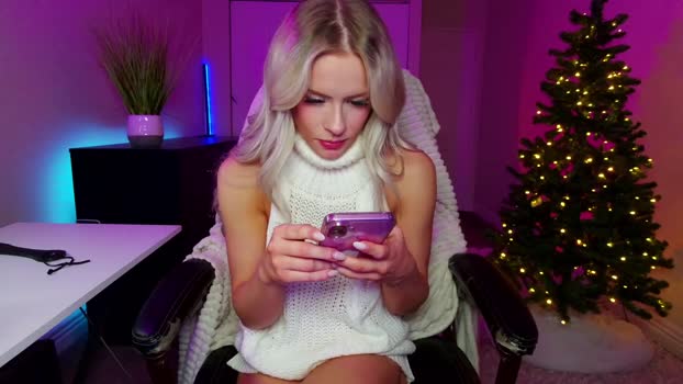 oliviaowens Female Chaturbate 28-11-2024