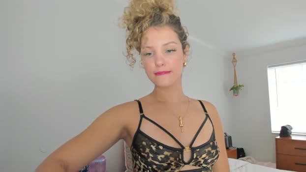 theislandgirl Female Chaturbate 01-12-2024