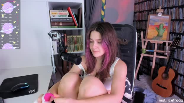 icefroq Female Chaturbate 02-12-2024