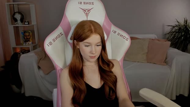 leahsthetics Female Chaturbate 05-12-2024