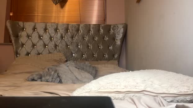 itsmelolax Female Chaturbate 15-12-2024