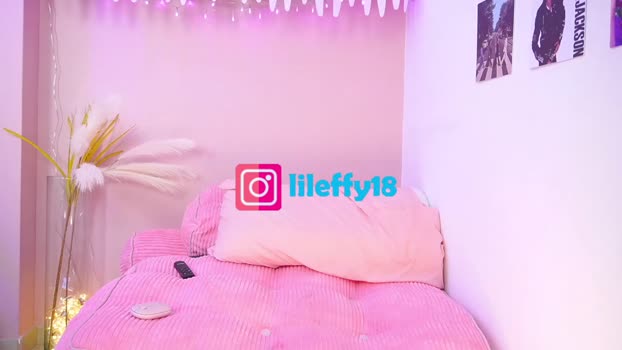 little_effy18_ Female Chaturbate 15-12-2024
