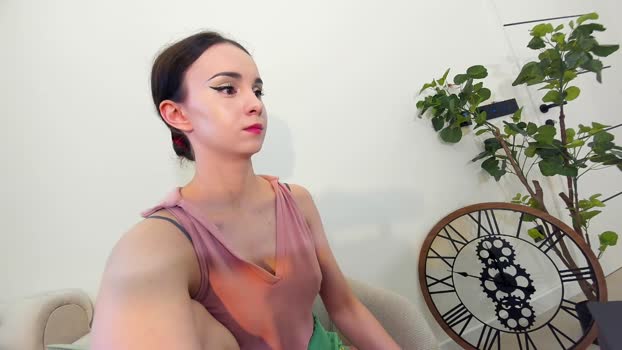 ehotlovea Female Chaturbate 16-12-2024