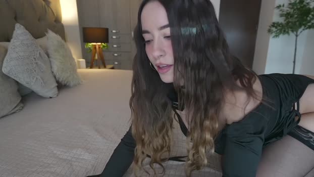 emyii Female Chaturbate 16-12-2024