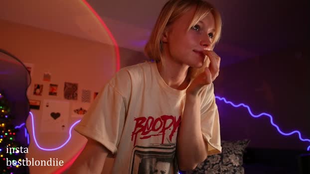 bestblondiiecb Female Chaturbate 19-12-2024