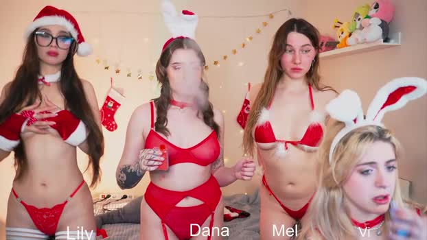 your_favoritegirls Couple Chaturbate 19-12-2024