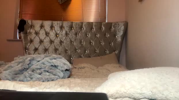 itsmelolax Female Chaturbate 23-12-2024