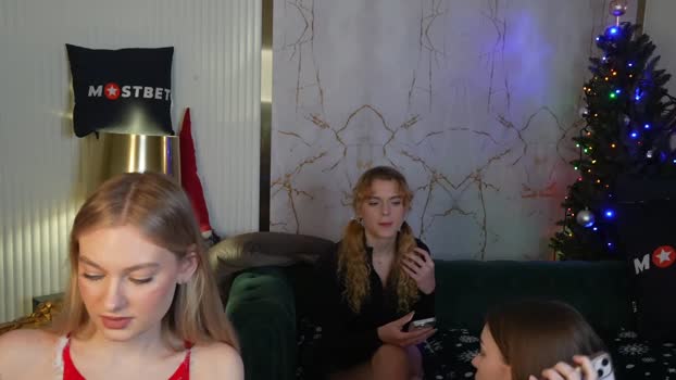 bright_diamonds_054 Couple Chaturbate 27-12-2024