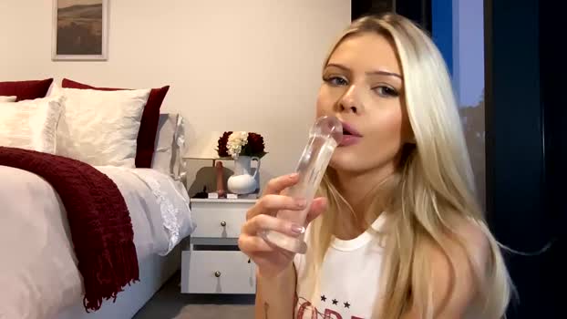 mishkenel Female Chaturbate 27-12-2024