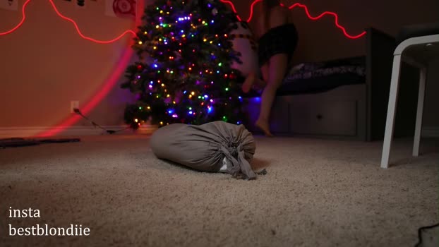bestblondiiecb Female Chaturbate 27-12-2024
