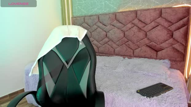 emma_ford1 Female Chaturbate 27-12-2024