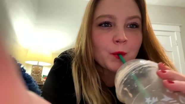 phatassblond Female Chaturbate 01-01-2025