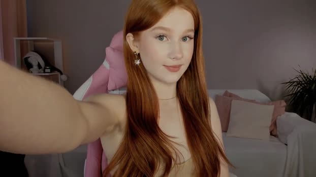 leahsthetics Female Chaturbate 04-01-2025