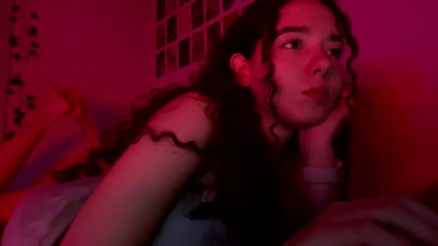 kylieexoxoxo2432 Female Chaturbate 06-01-2025