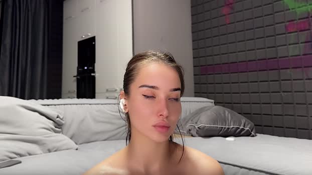 tqla Female Chaturbate 14-01-2025