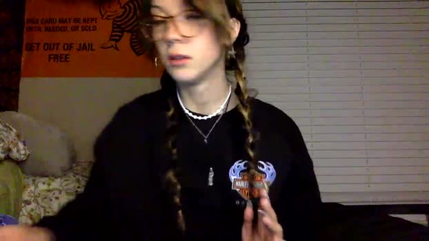 woulfie_moon Female Chaturbate 19-01-2025