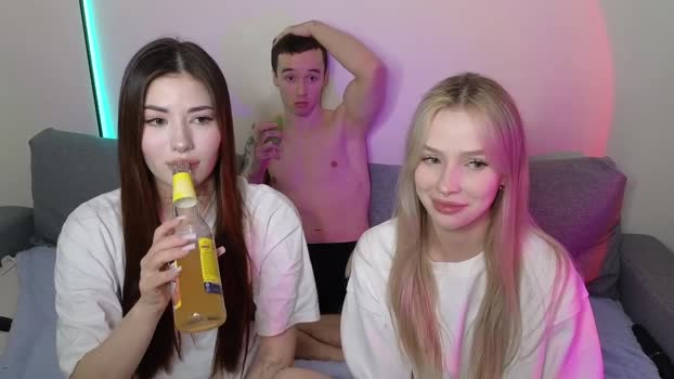 mmkakpoxyi22 Couple Chaturbate 24-01-2025