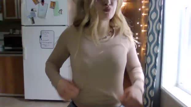 prettyyungsteviee Female Chaturbate 02-02-2025