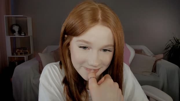 leahsthetics Female Chaturbate 05-02-2025