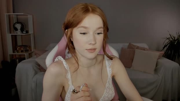 leahsthetics Female Chaturbate 13-02-2025