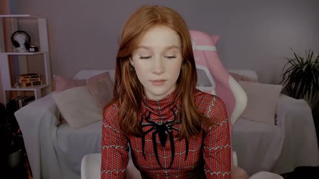 leahsthetics Female Chaturbate 16-02-2025