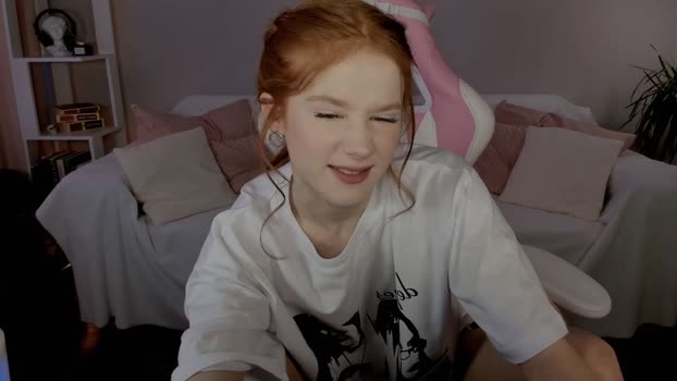 leahsthetics Female Chaturbate 16-02-2025